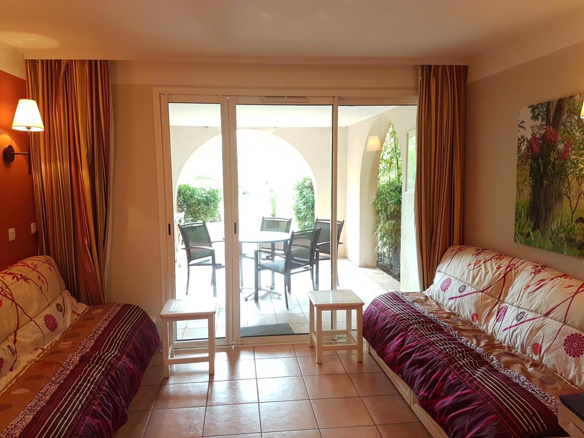 Les Ecrins De La Badine - Hameaux Apartment Hyères Екстериор снимка