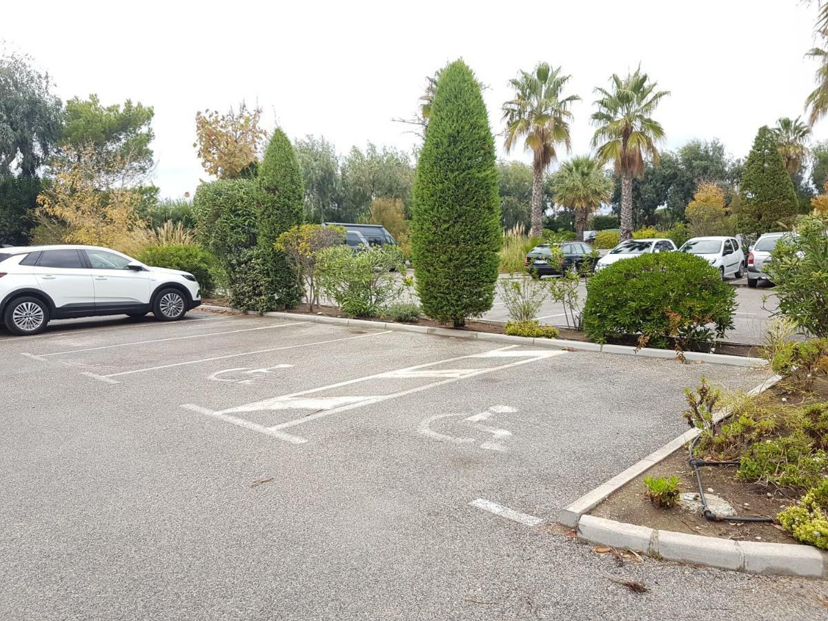 Les Ecrins De La Badine - Hameaux Apartment Hyères Екстериор снимка